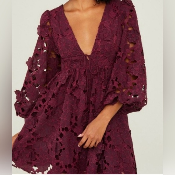 Altar'd State Dresses & Skirts - Altar'd State Greer floral crochet dress in a mini length and burgundy color, M